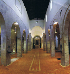 Interno della chiesa di Sant'Andrea a Barletta